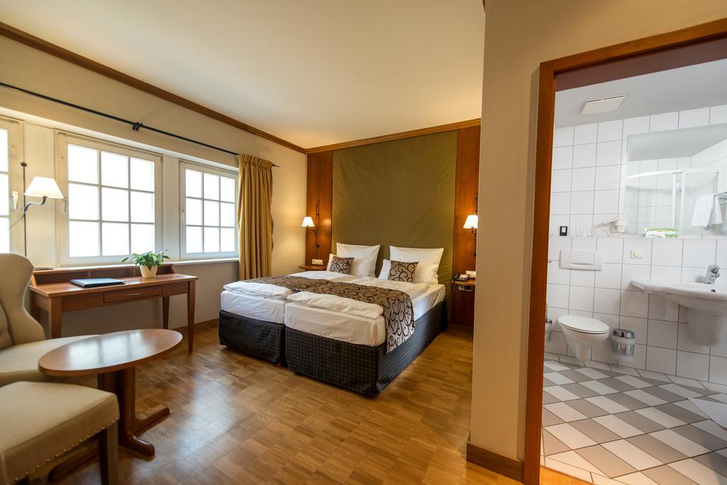 Berghotel Άιζεναχ Δωμάτιο φωτογραφία